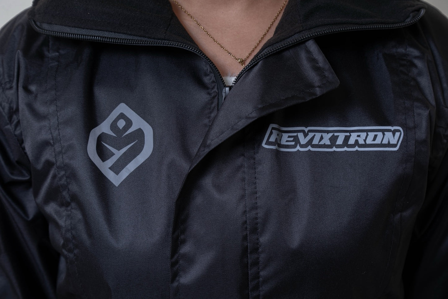 Chaqueta impermeable con espalda reflectiva