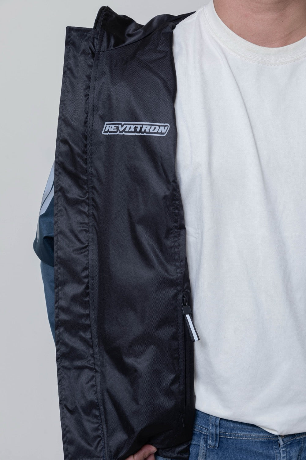 Chaqueta doble faz impermeable azul y negra