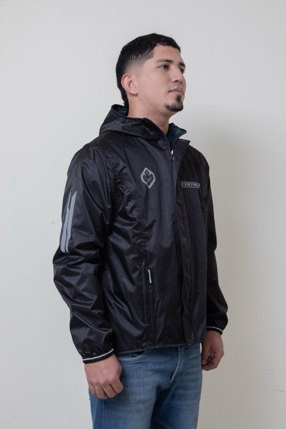 Chaqueta doble faz impermeable azul y negra